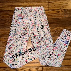 PELOTON leggings- white/multicolored digital print